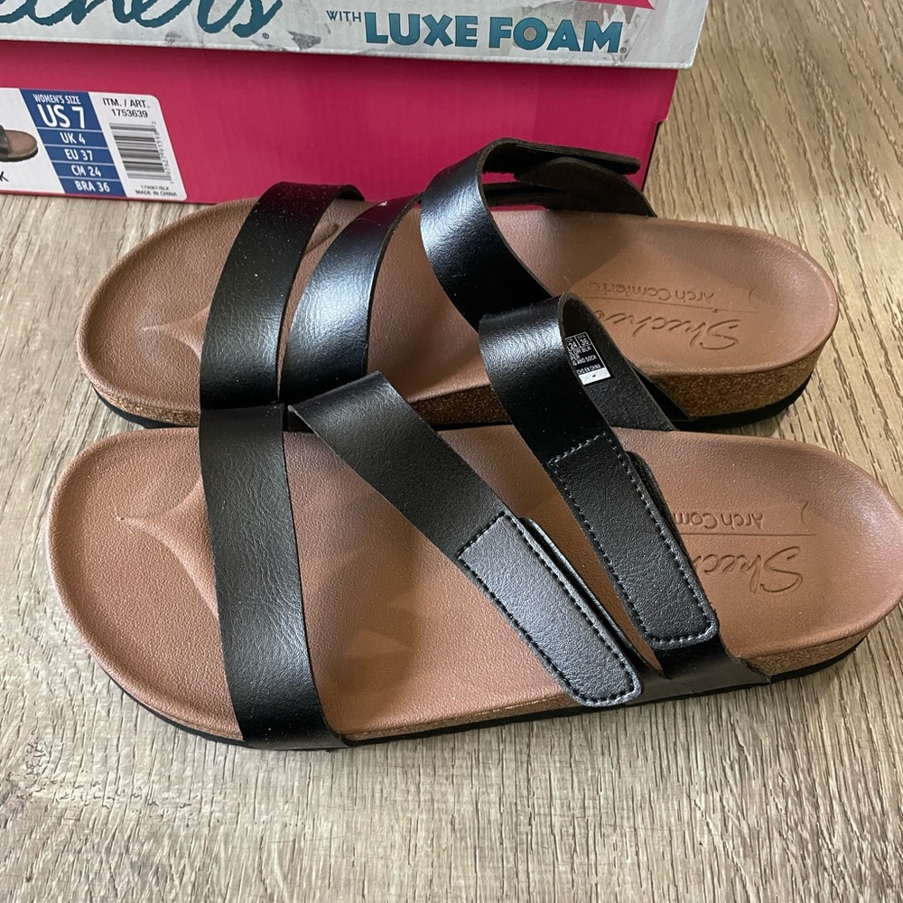 New woman’s shoes size 7